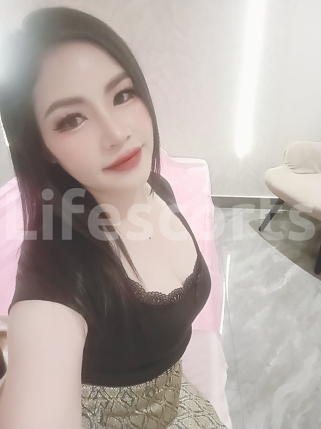 Luna - escort en Abu Dhabi, foto 1