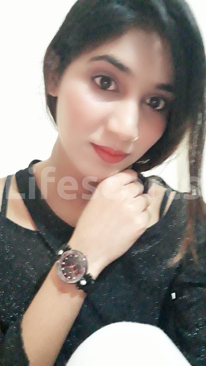 Roshini - escort en Abu Dhabi, foto 2
