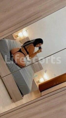 Yasmini - escort Romana en Rimini, foto 3