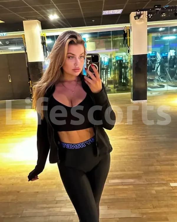 Kris, escort Rusa en Paris