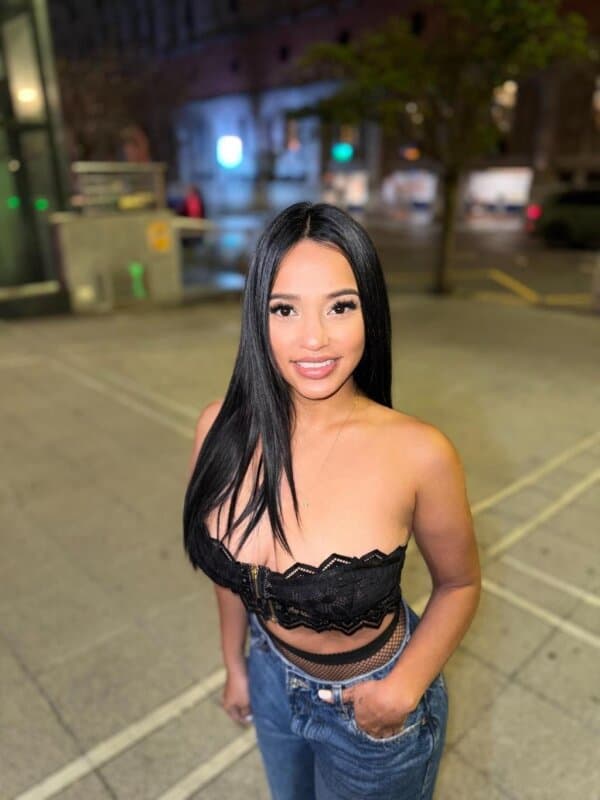 Montserrat, escort Colombiana en Pamplona