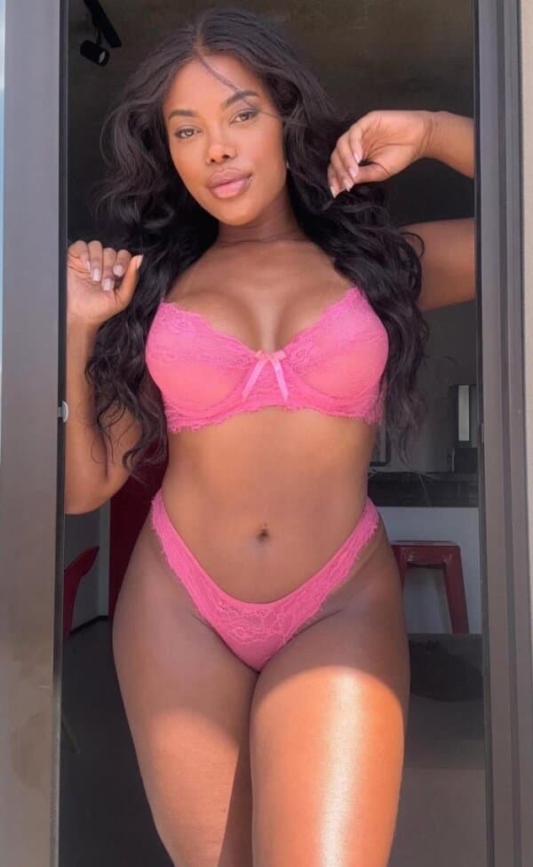 Martina, escort Brasileña en Huecas