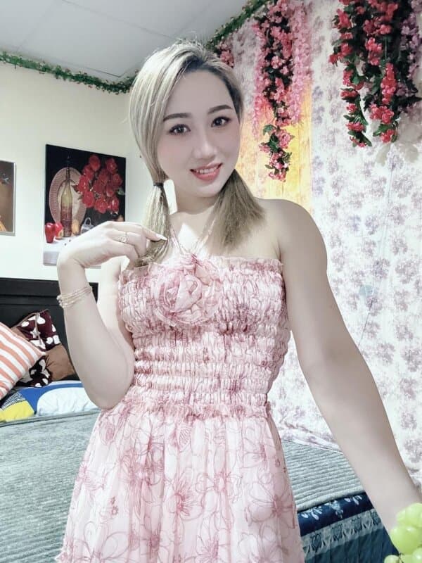 Cherry, escort en Abu Dhabi