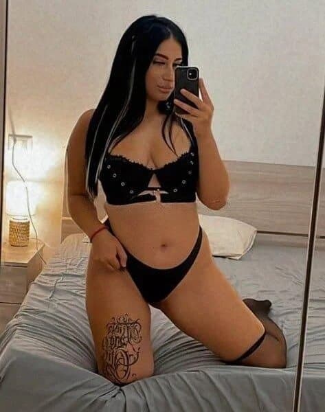 Yasmini, escort Romana en Rimini