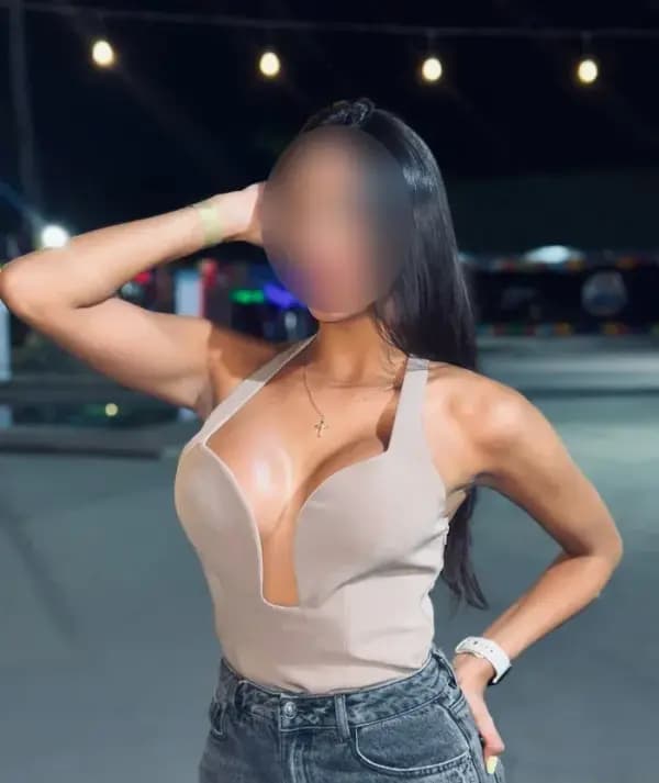 Camila, escort Venezolana en Ирун
