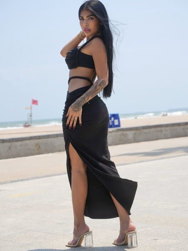 Karla, escort Latina en Gandia